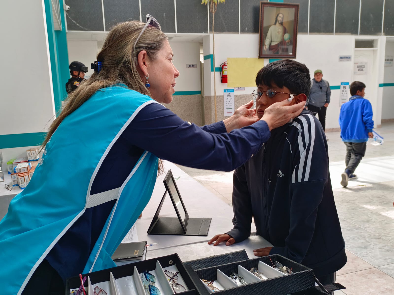 Niños recibieron atención médica oftalmológica