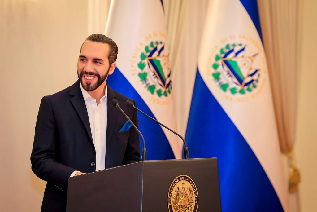 Bukele denuncia infiltración criminal en el gobierno