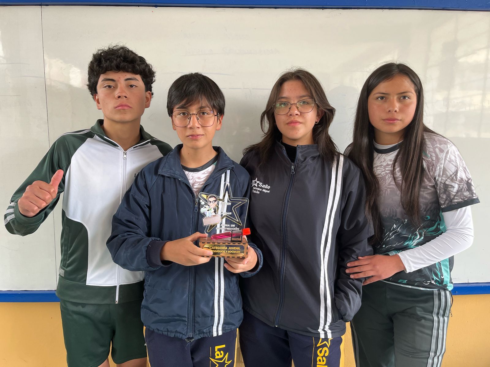 Mini documental “Identidad de Recuerdos” gana la categoría juvenil de la Feria de Investigación de la Unidad Educativa La Salle