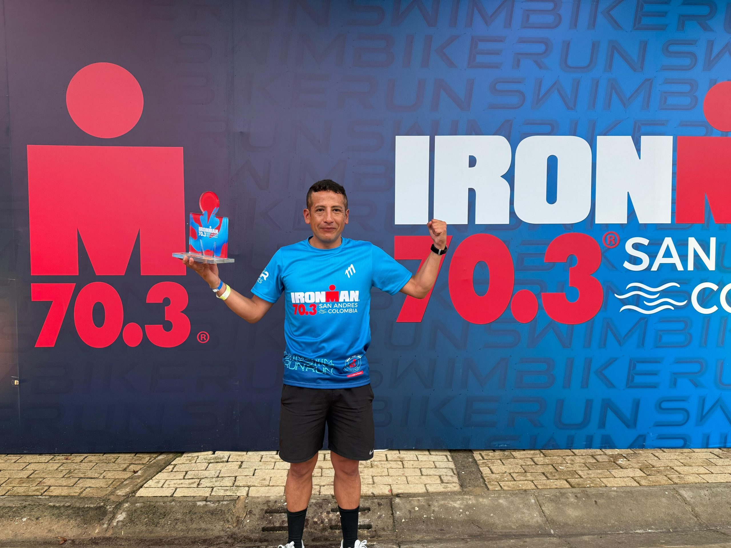 Alexander Cevallos, tulcaneño que triunfa en el Ironman 70.3 de San Andrés