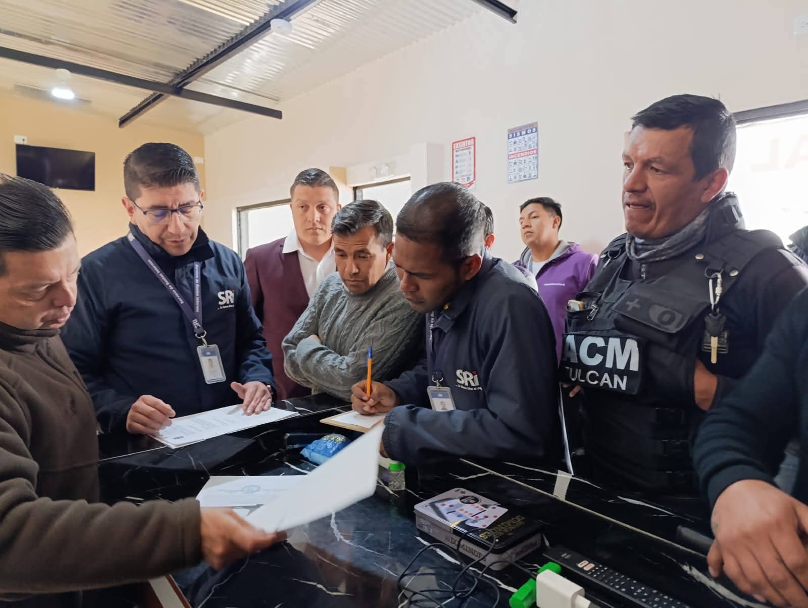 Continúan los operativos en la Terminal Terrestre de Tulcán