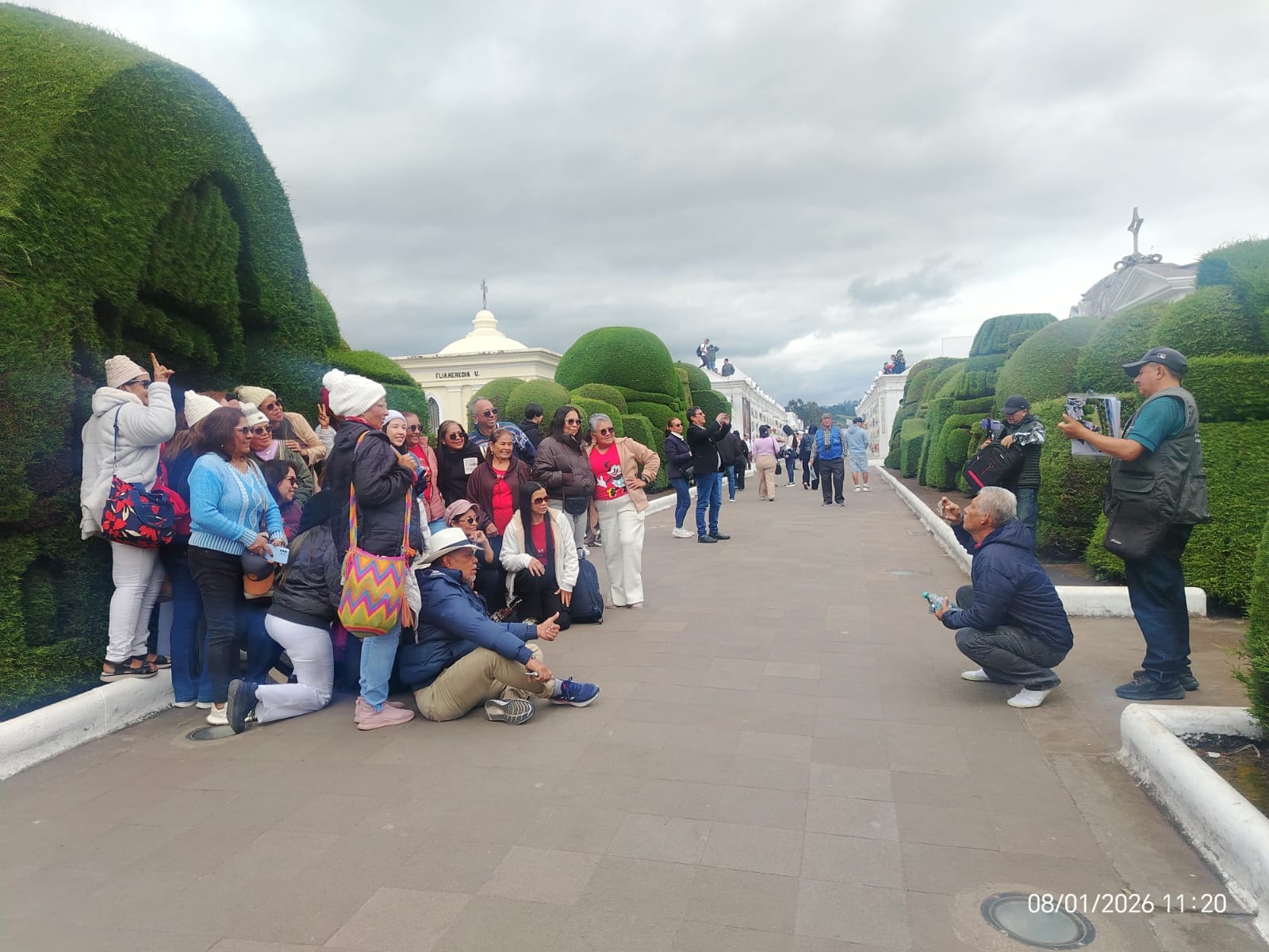 Miles de visitantes recorren el Cementerio Municipal sin pagar pese a la ordenanza