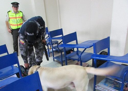 Refuerzan controles antidrogas en colegios de Tulcán